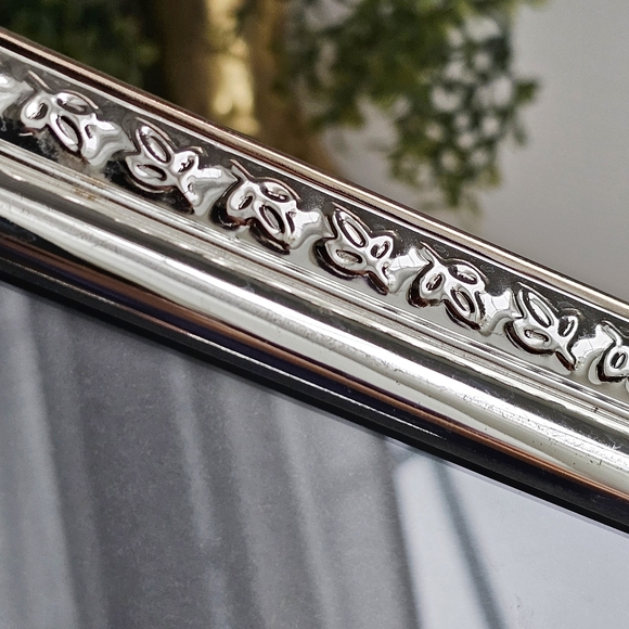 Vintage Silver Chrome Floral Metal Picture Frame Velvet Back Embossed Design - Picture 14 of 16